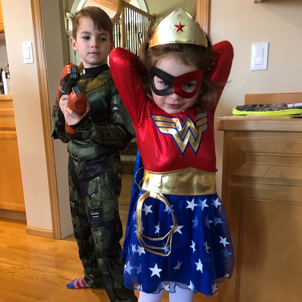 Wonder Woman costume with head band, arm bands and cape - size 4t